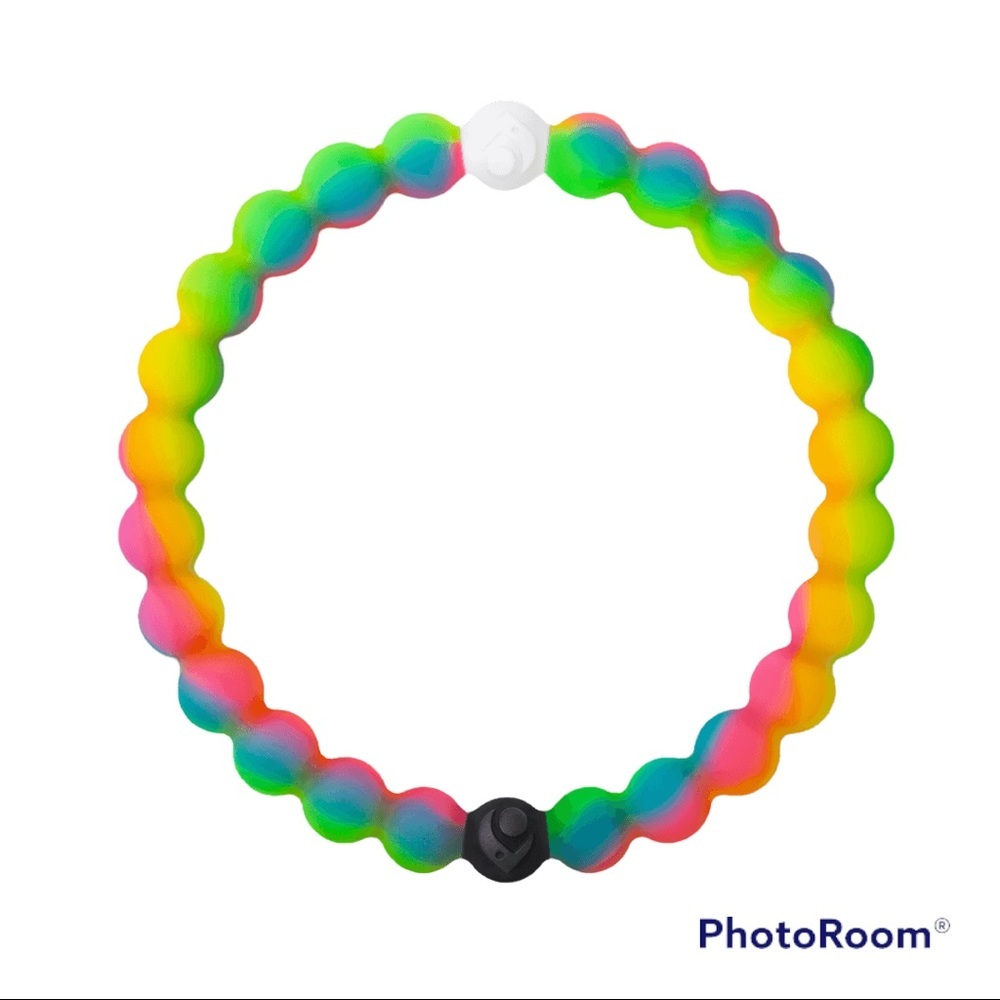 Lokai “Make-A-Wish” Bracelet Fits larger wrists
7.5" circumference (19cm)